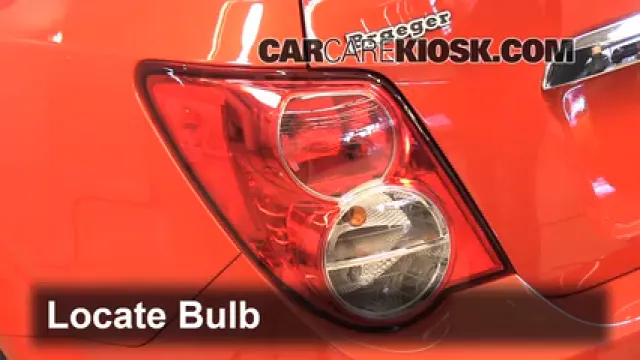 2012 Chevrolet Sonic LT 1.8L 4 Cyl. Sedan Éclairage Feu stop (remplacer ampoule)